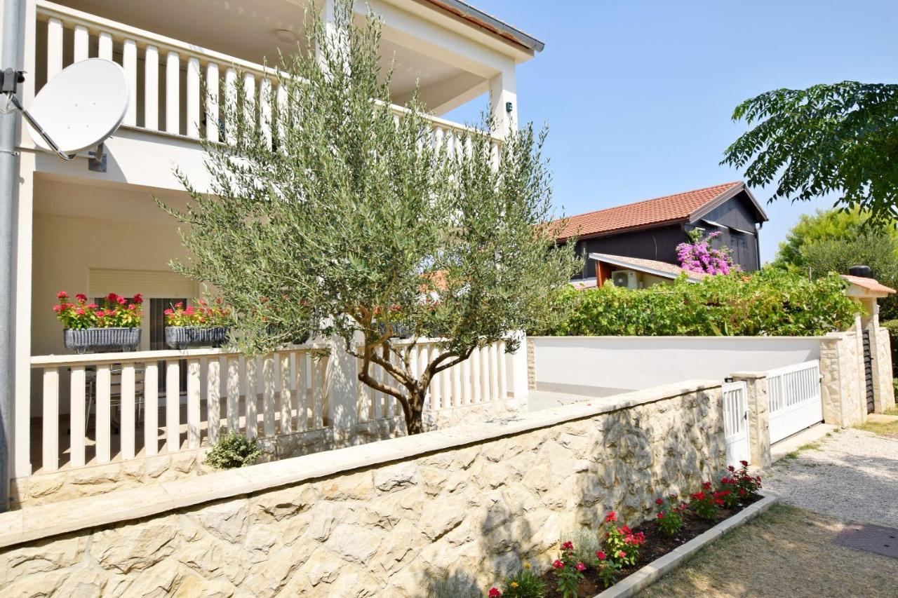 Apartment Diva Nin Exterior foto